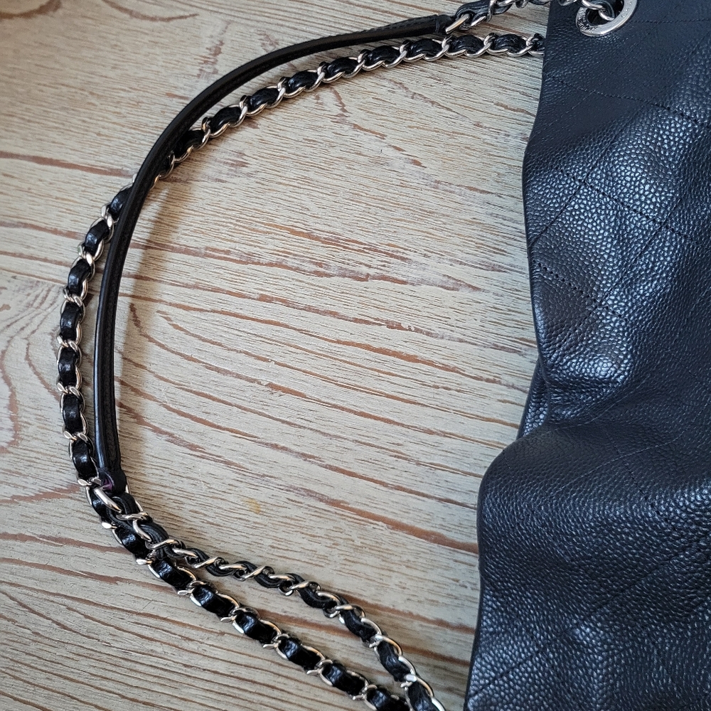 Chanel Black CC Pocket Hobo Quilted Caviar Medium Tote Handbag - Picture 5 of 16